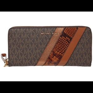 Michael Kors Jet Set Travel Continental Wallet